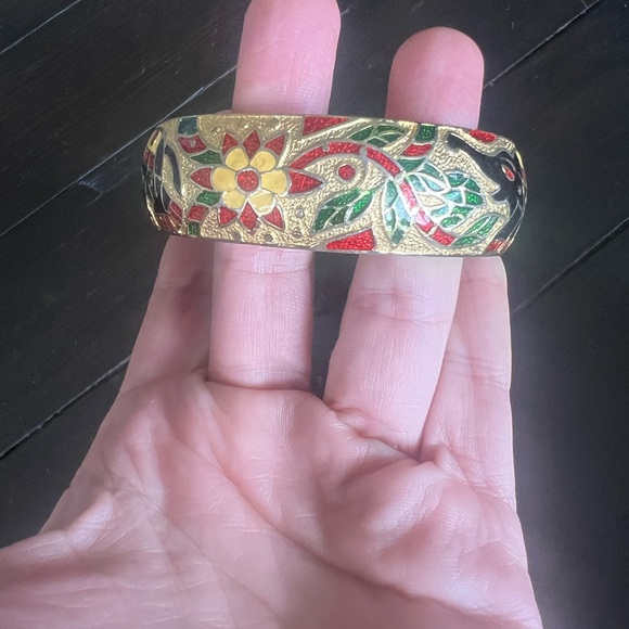 Vintage Gold Elephant Carved Bangle - Picture 3 of 5